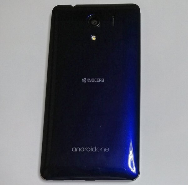 Android One S2の背面
