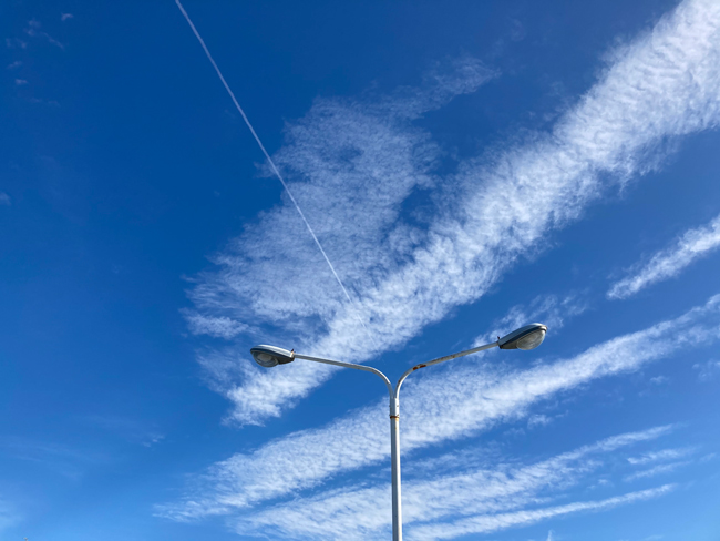 空の青さ・雲もハッキリ写っている